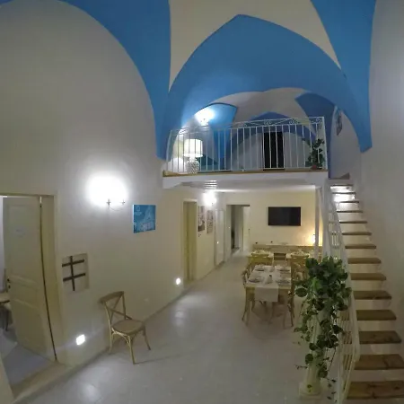 A Casa Tu Zi Melu Bed & Breakfast Felline