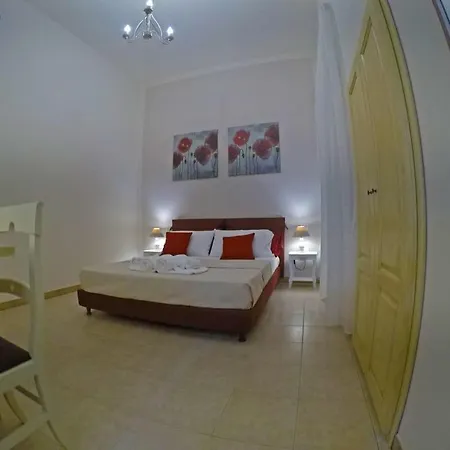 Bed and Breakfast A Casa Tu Zi Melu Felline