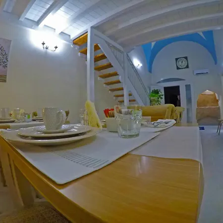 A Casa Tu Zi Melu Bed and Breakfast