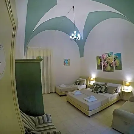 A Casa Tu Zi Melu Bed & Breakfast Felline